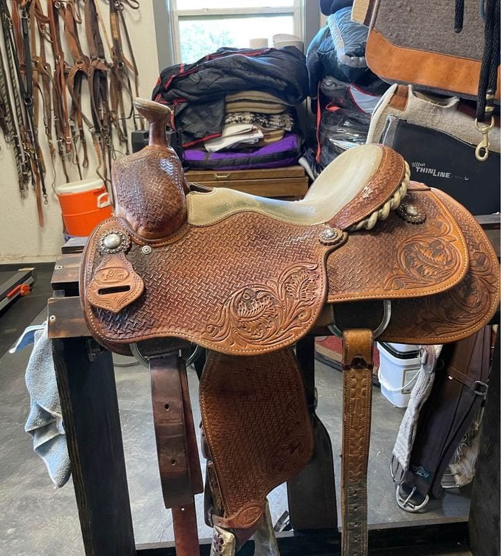 13-Cactus-roping-saddle
