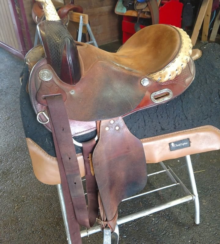 original-14-Inch-Circle-Y-barrel-saddle-for-sale