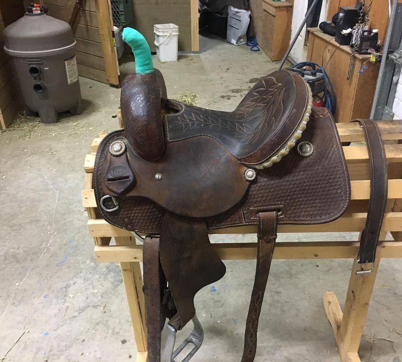 youth-corriente-saddle