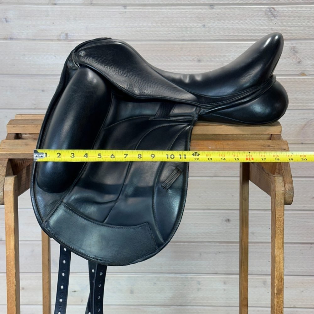 Used Custom Saddlery Icon Dressage Saddle 17.5/M